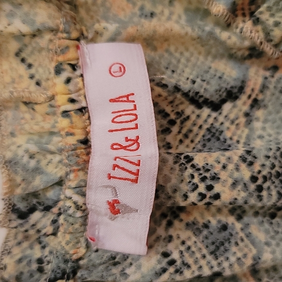 Izzi & Lola Snakeskin Romper - Picture 3 of 6